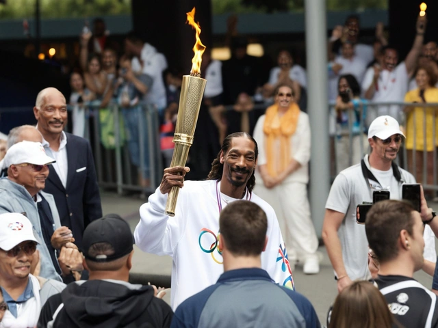 Snoop Dogg Surpreende ao Carregar a Tocha Olímpica para os Jogos de 2024 em Paris